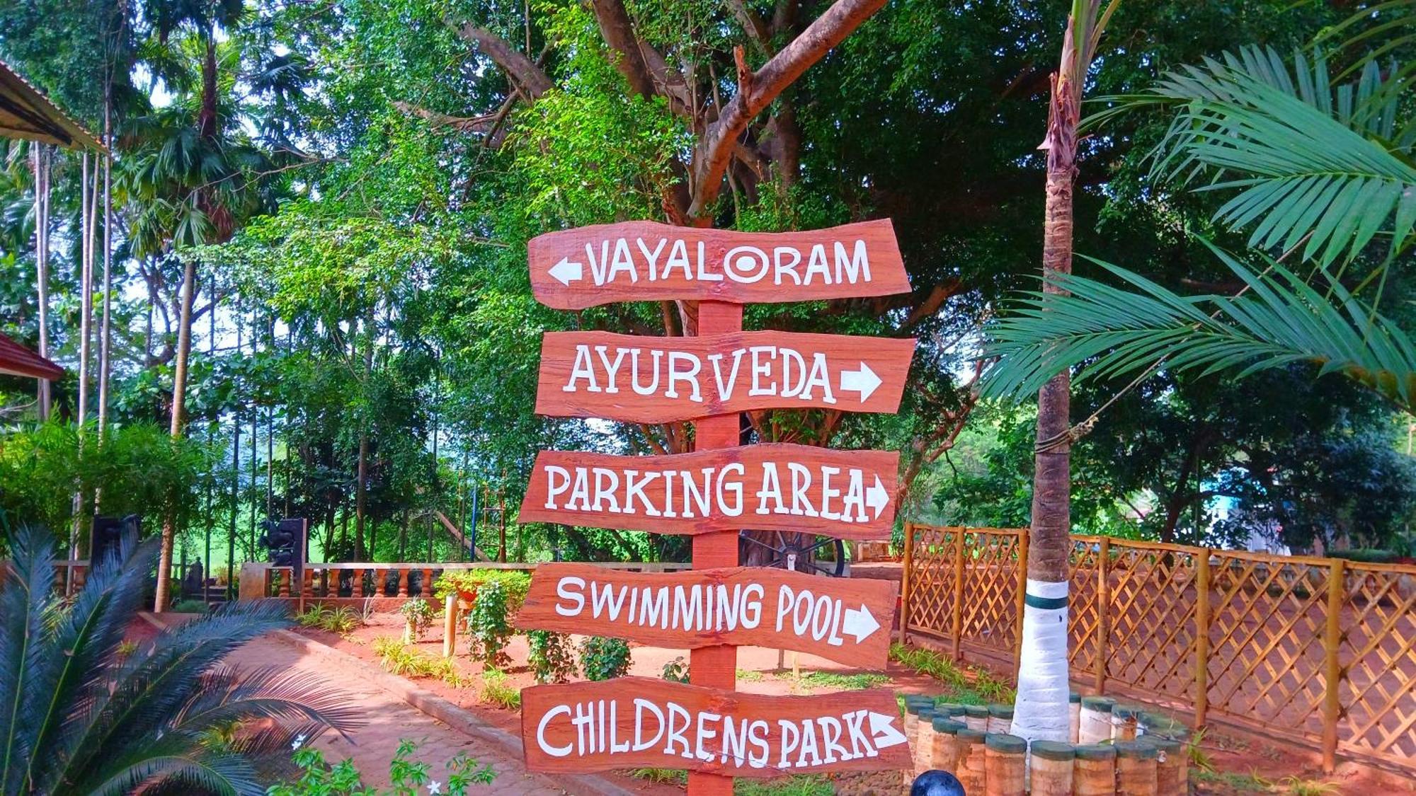 The River Retreat Heritage Ayurvedic Resort Shoranur Buitenkant foto