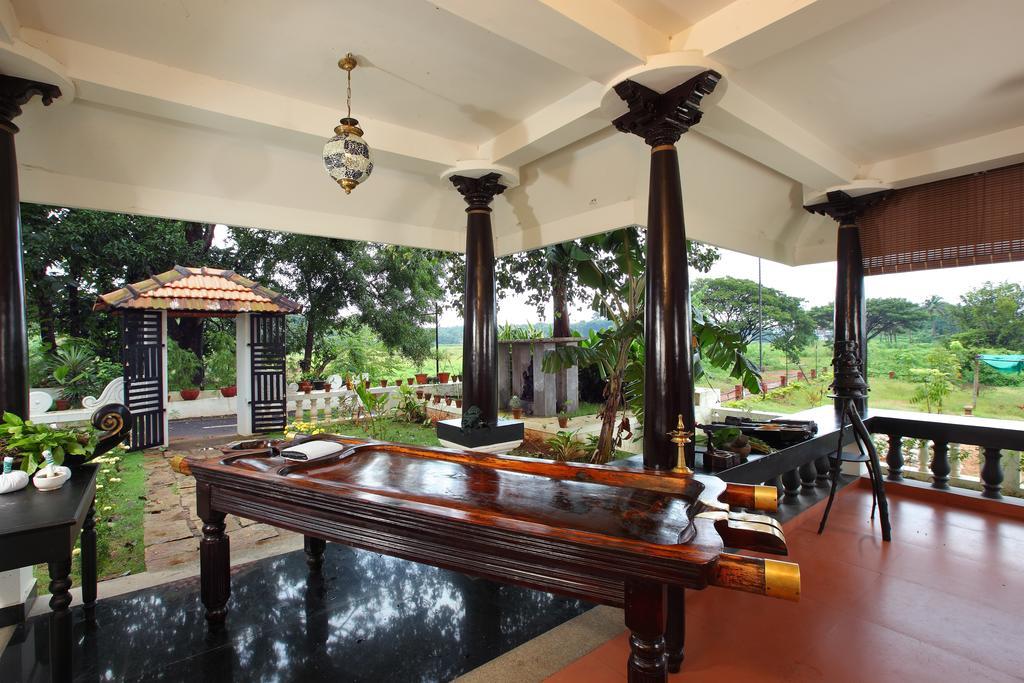 The River Retreat Heritage Ayurvedic Resort Shoranur Buitenkant foto