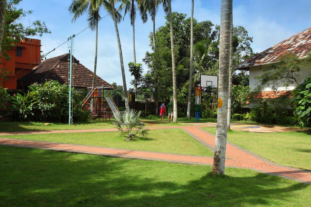 The River Retreat Heritage Ayurvedic Resort Shoranur Buitenkant foto