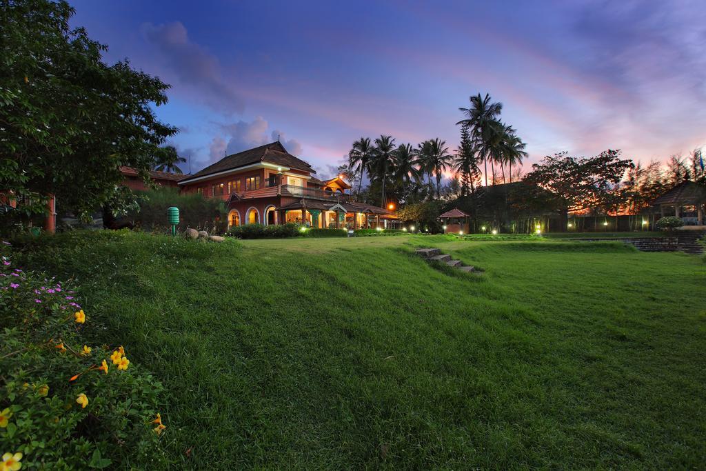 The River Retreat Heritage Ayurvedic Resort Shoranur Buitenkant foto