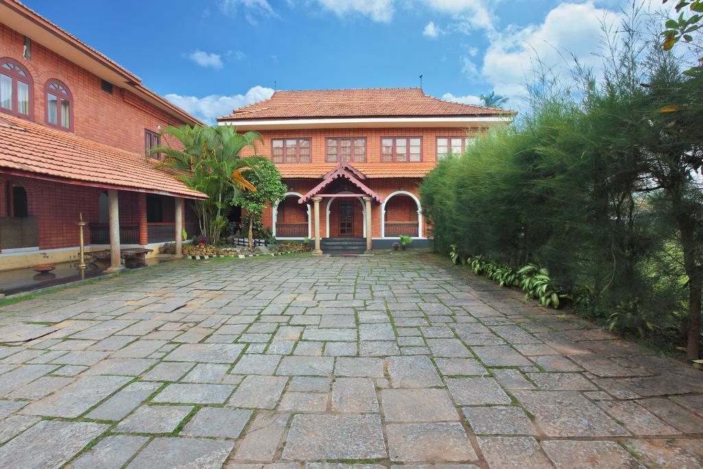 The River Retreat Heritage Ayurvedic Resort Shoranur Buitenkant foto