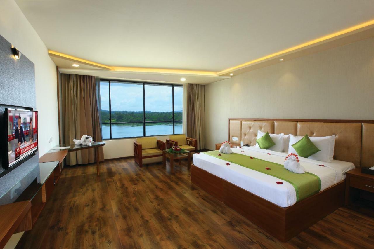 The River Retreat Heritage Ayurvedic Resort Shoranur Buitenkant foto