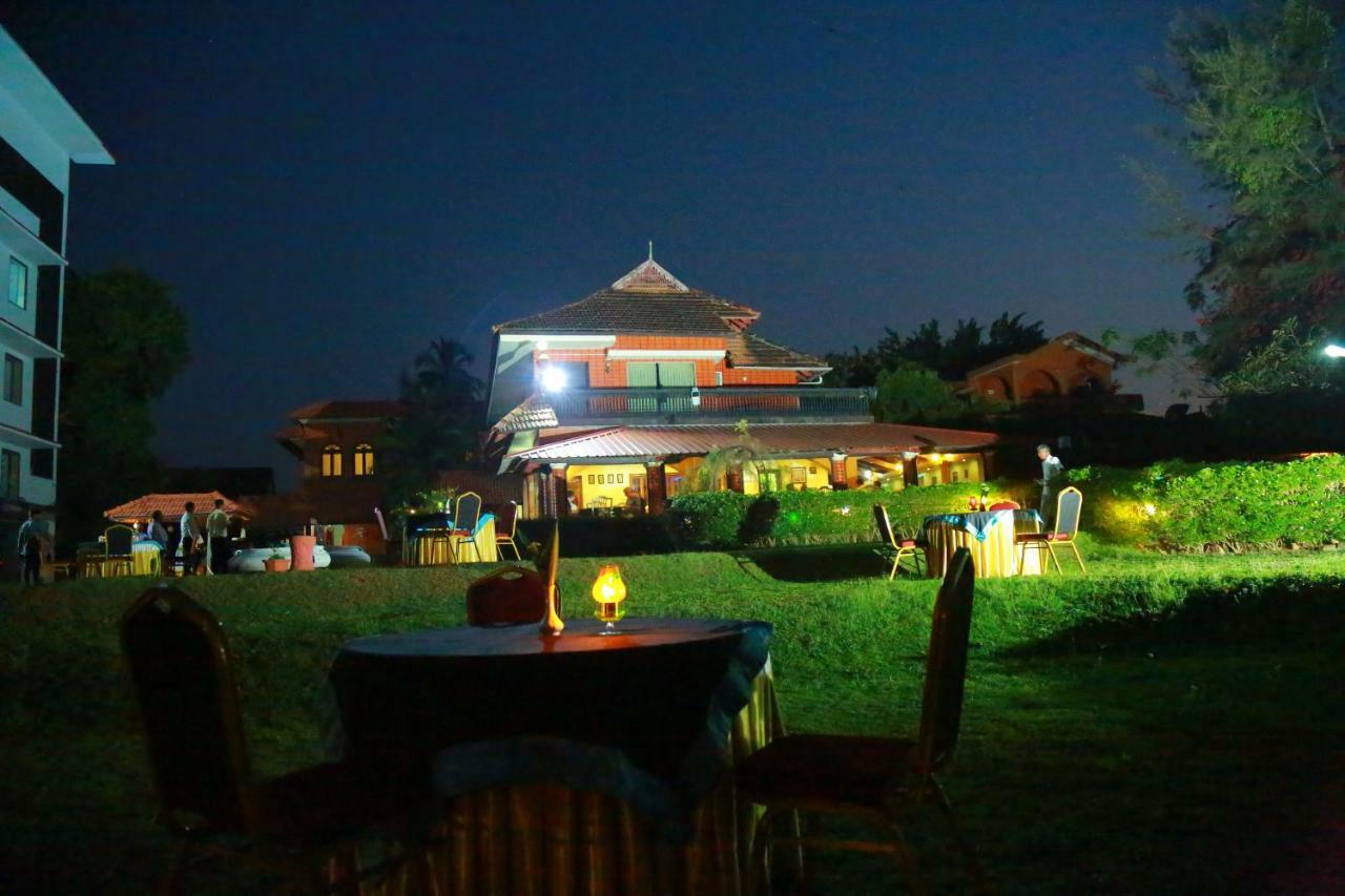 The River Retreat Heritage Ayurvedic Resort Shoranur Buitenkant foto