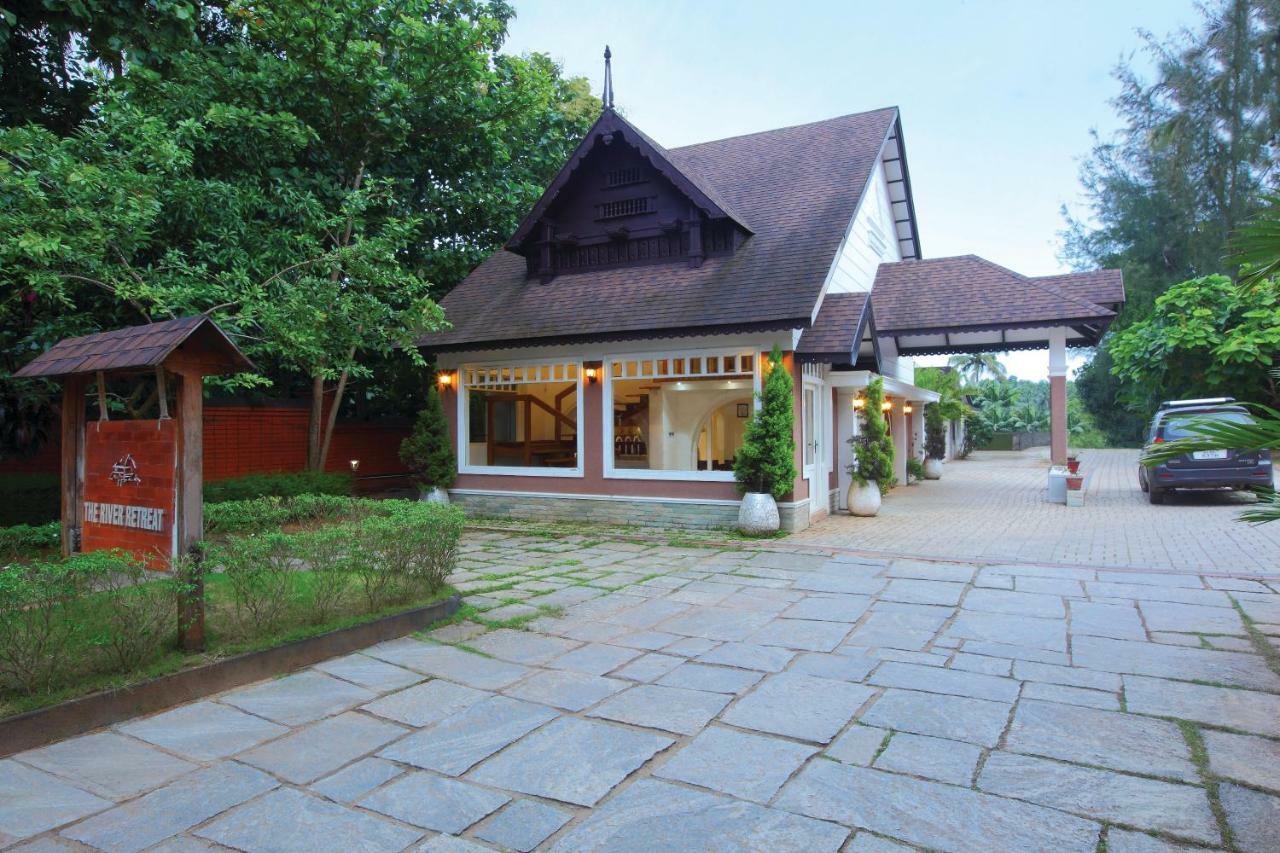 The River Retreat Heritage Ayurvedic Resort Shoranur Buitenkant foto